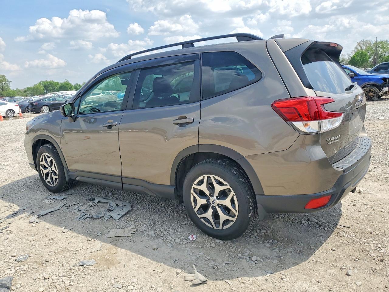 2021 Subaru Forester Premium - Image 2