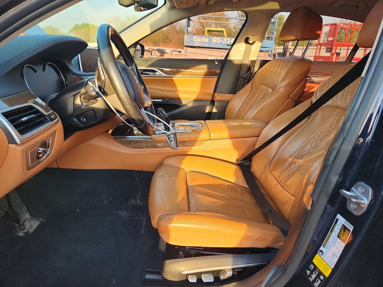 2016 BMW 750 Xi - Фото 7