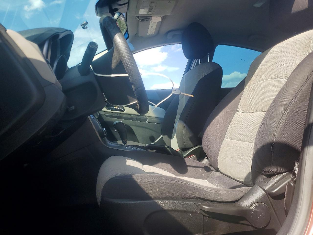 2013 Chevrolet Cruze Ls - Image 7