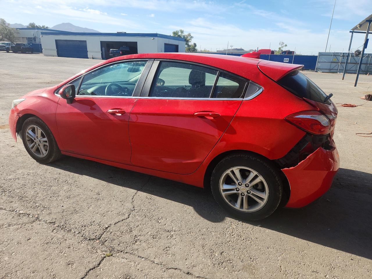 2017 Chevrolet Cruze Lt - Фото 2