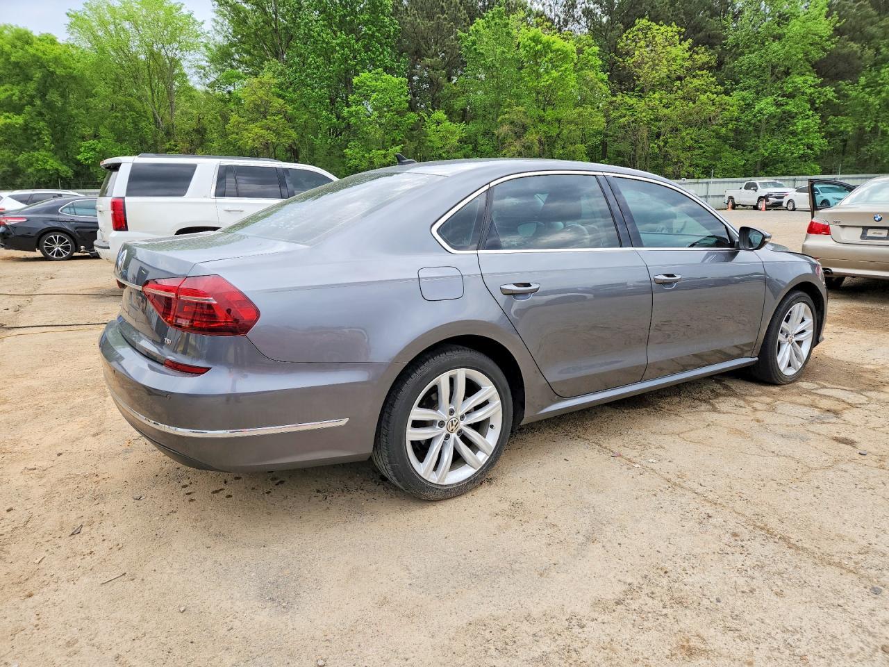 2018 Volkswagen Passat Se - Image 3