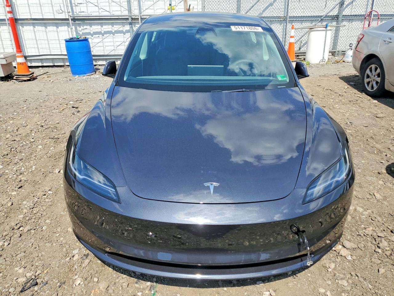 2024 Tesla Model 3 - Фото 5