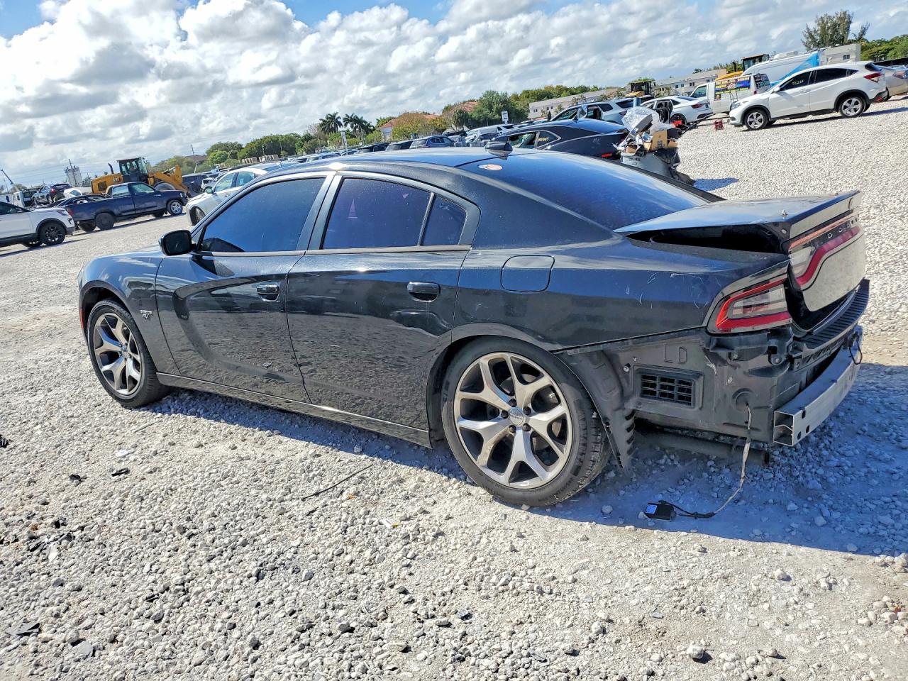 2015 Dodge Charger R - Фото 2