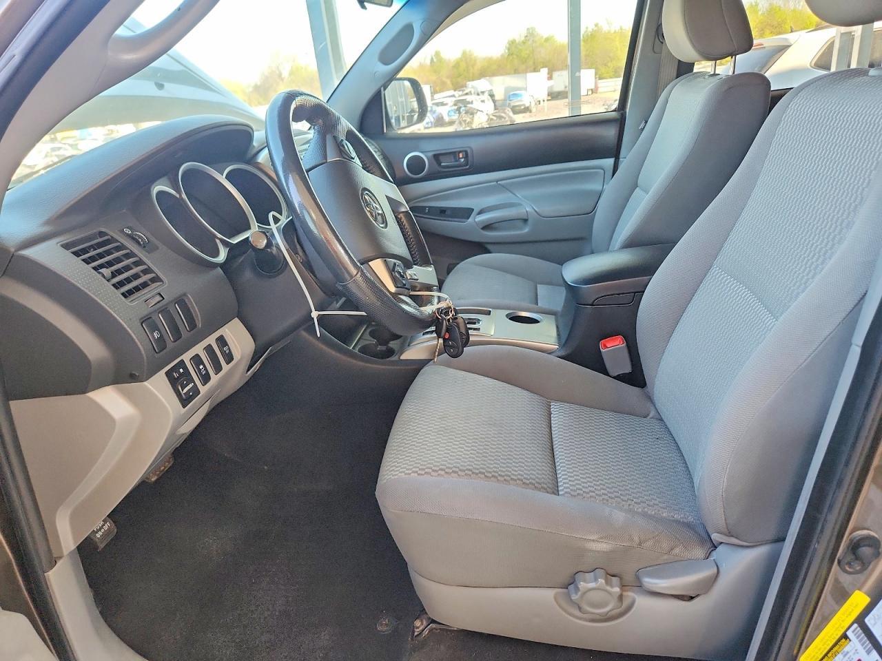2014 Toyota Tacoma Double Cab - Image 7