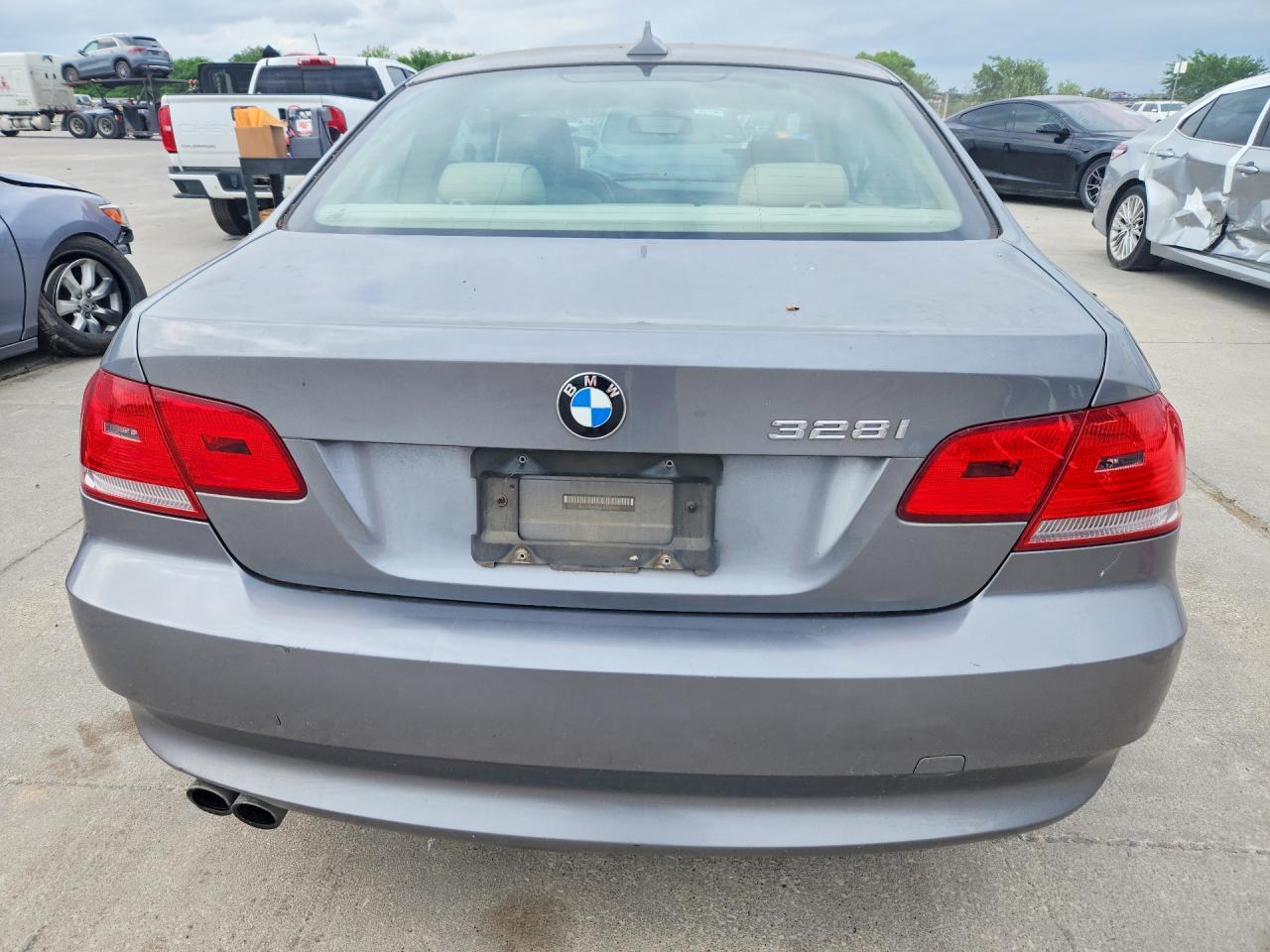 2010 BMW 328 I - Фото 6