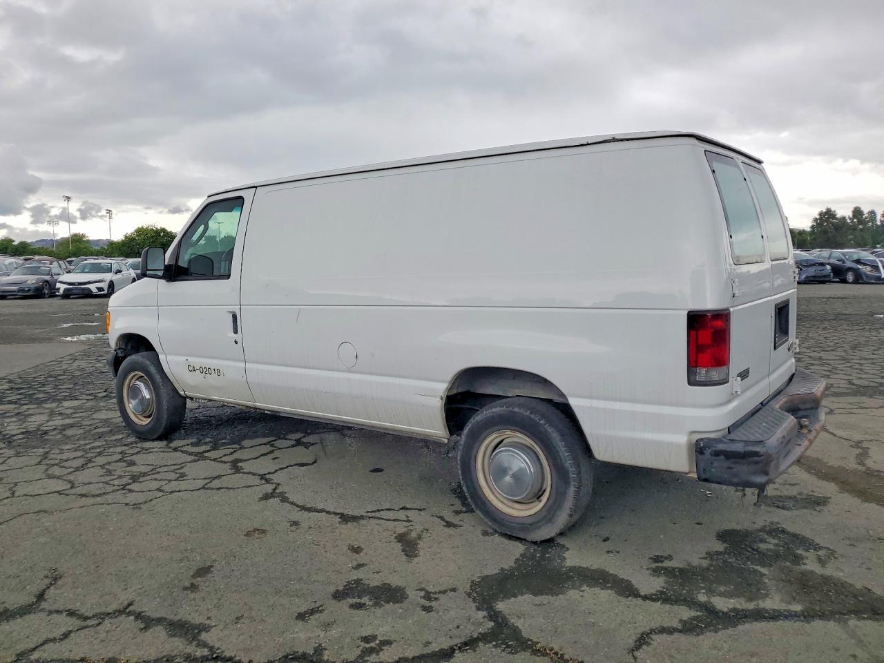 2005 Ford Econoline E250 Van - Фото 2