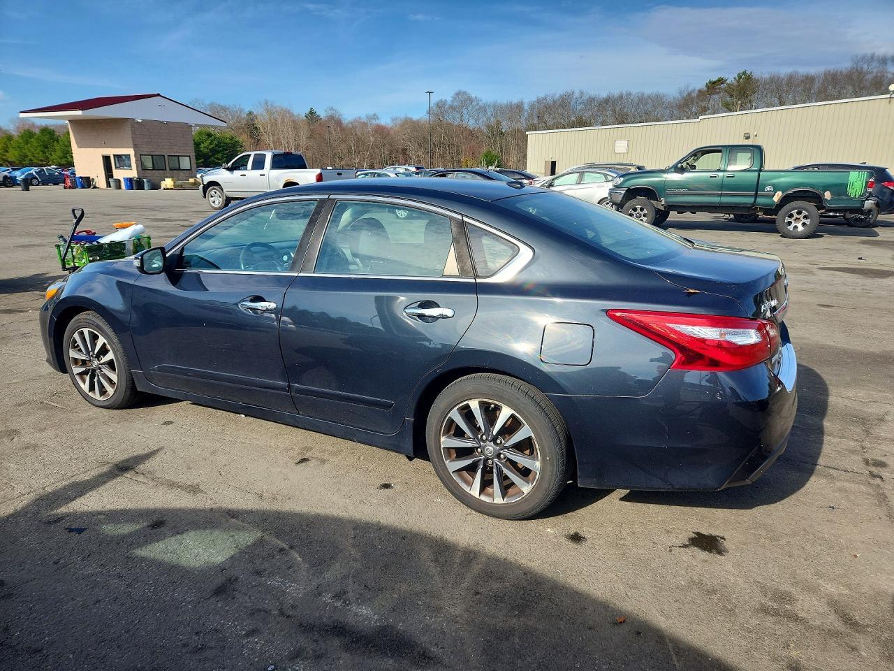 2017 Nissan Altima 2.5 Sl - Image 2