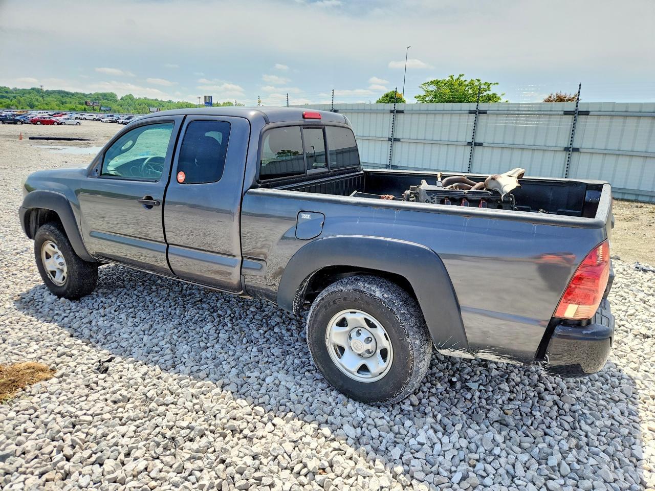 2015 Toyota Tacoma Access Cab - Image 2
