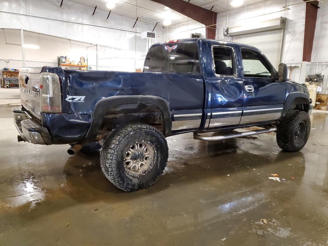 2000 Chevrolet Silverado K1500 - Image 3