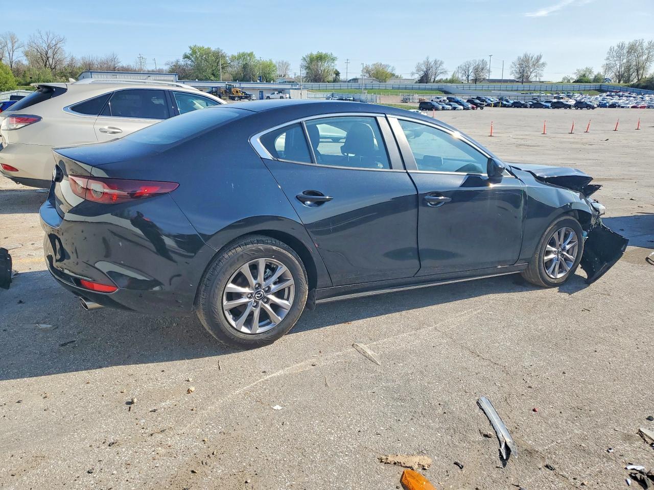2021 Mazda 3 Premium - Фото 3