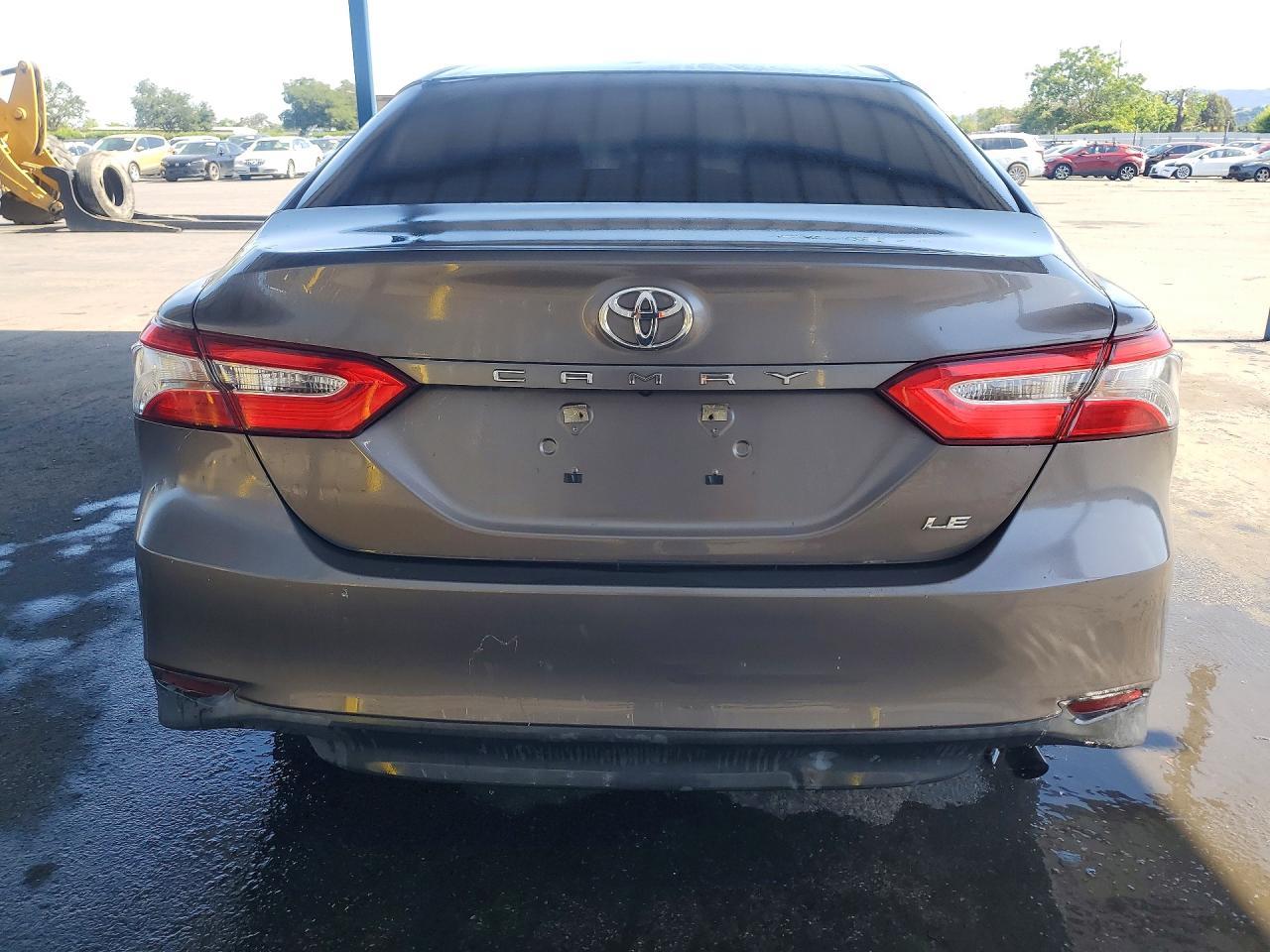 2018 Toyota Camry Le - Image 6