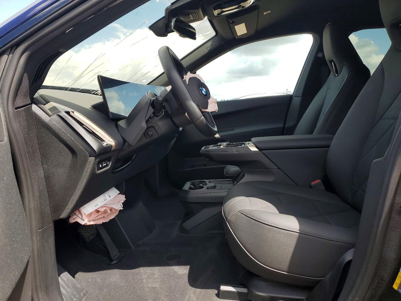 2026 BMW Ix xDrive45 - Image 7