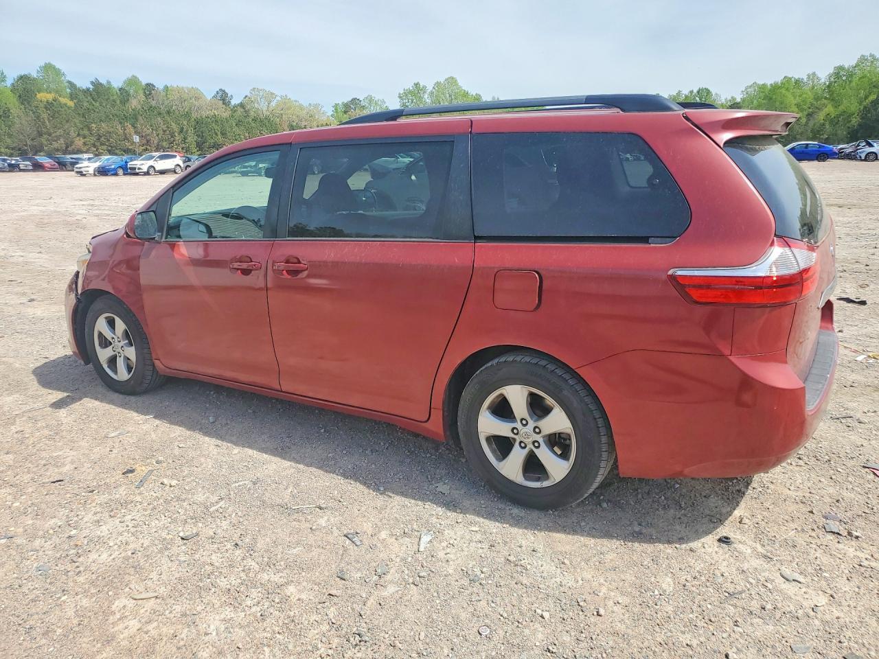 2016 Toyota Sienna Le 8-Passenger - Фото 2