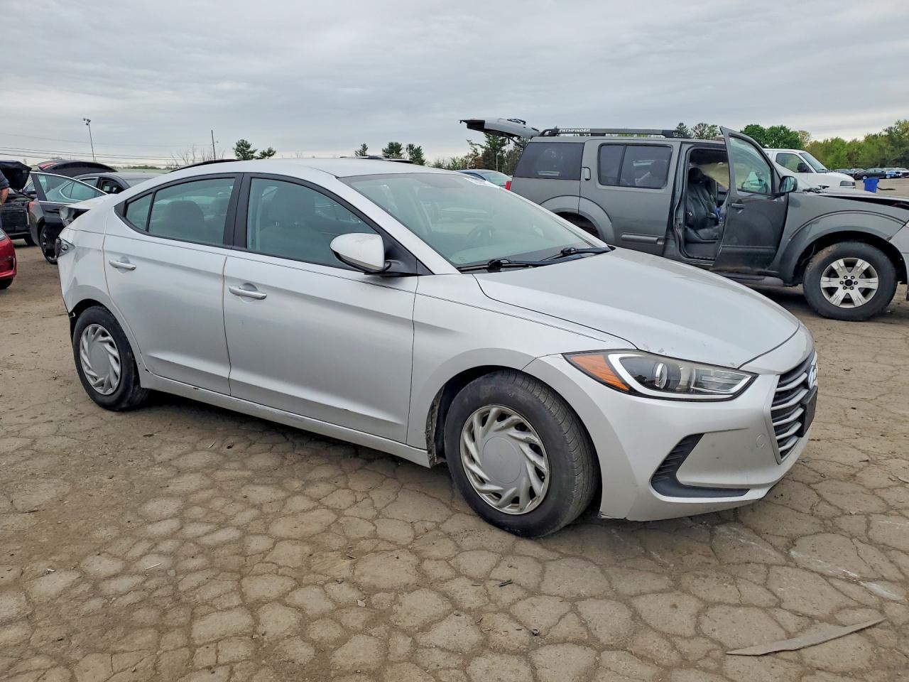 2017 Hyundai Elantra Se - Image 4