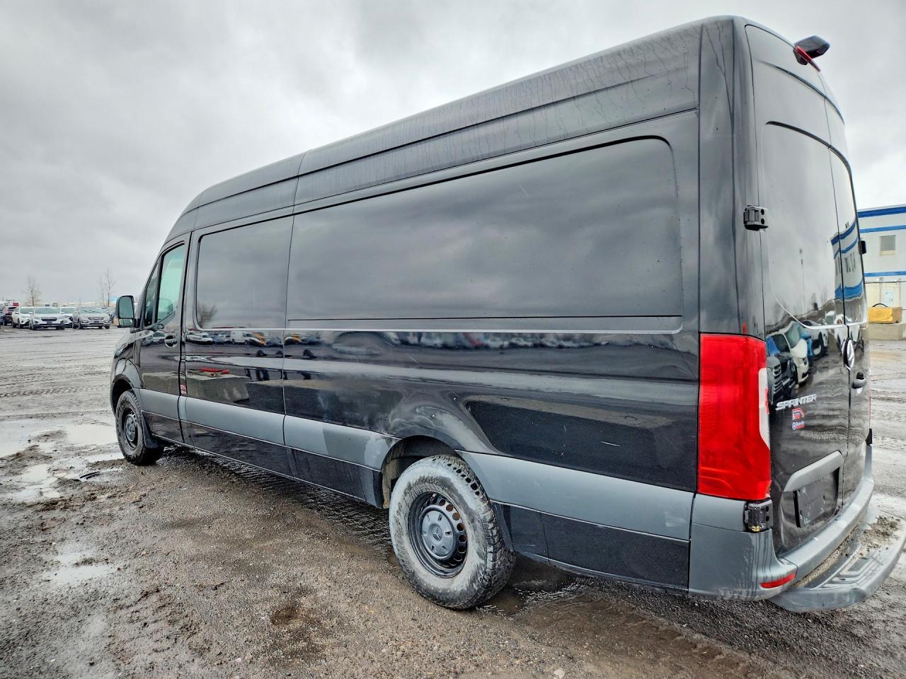 2022 Mercedes Benz Sprinter 2500 - Фото 2