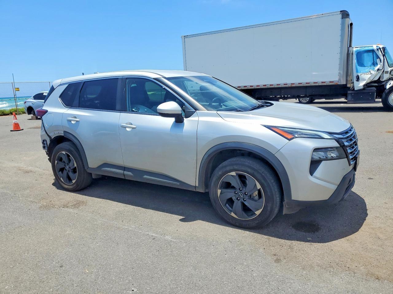 2025 Nissan Rogue Sv - Image 4
