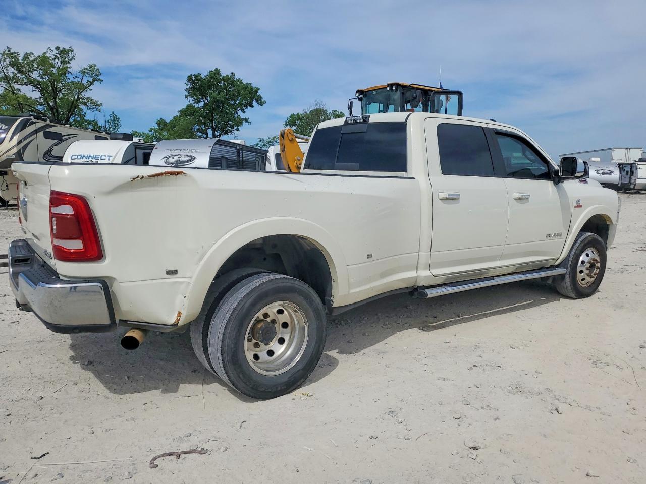 2020 Ram 3500 Laramie - Фото 3