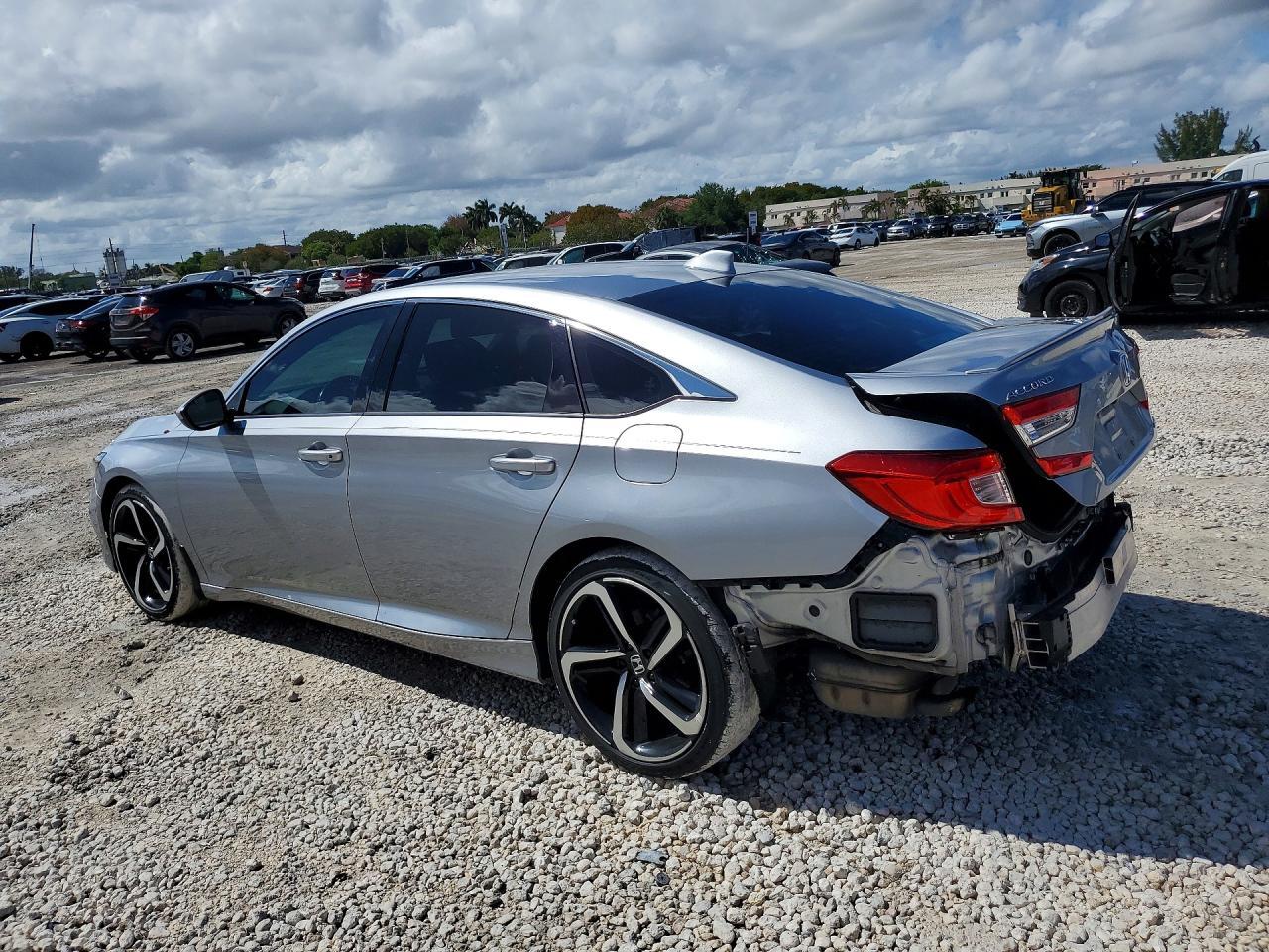 2020 Honda Accord Sport - Image 2