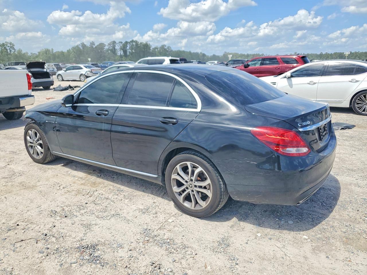 2017 Mercedes-Benz C 300 4Matic - Фото 2