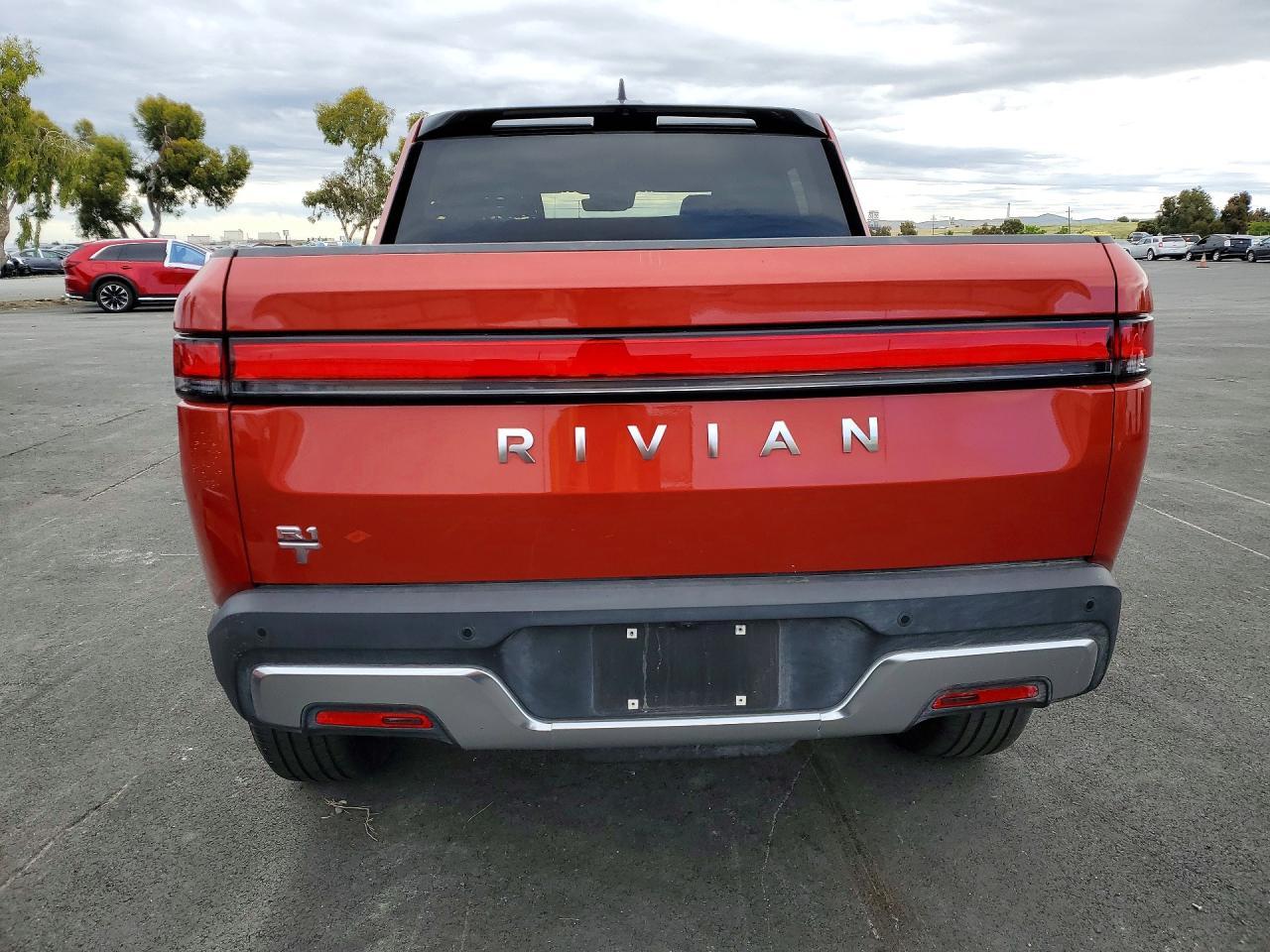 2023 Rivian R1T Adventure - Image 6