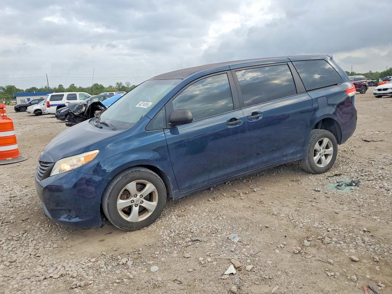 2011 Toyota Sienna Base 7-Passenger