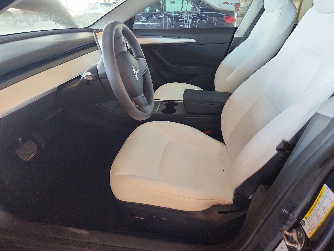 2023 Tesla Model 3 - Фото 7