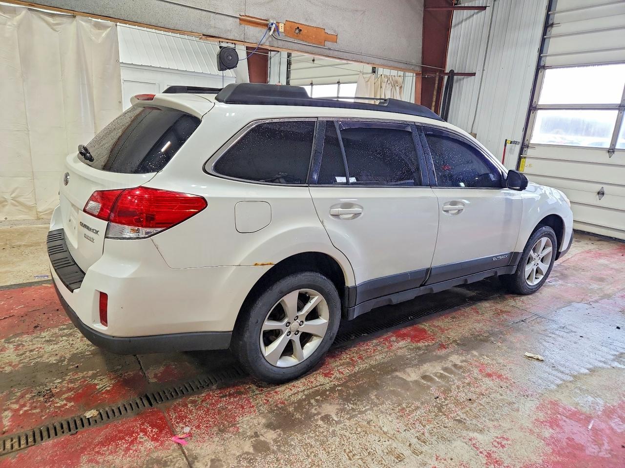 2013 Subaru Outback 2.5I Premium - Фото 3