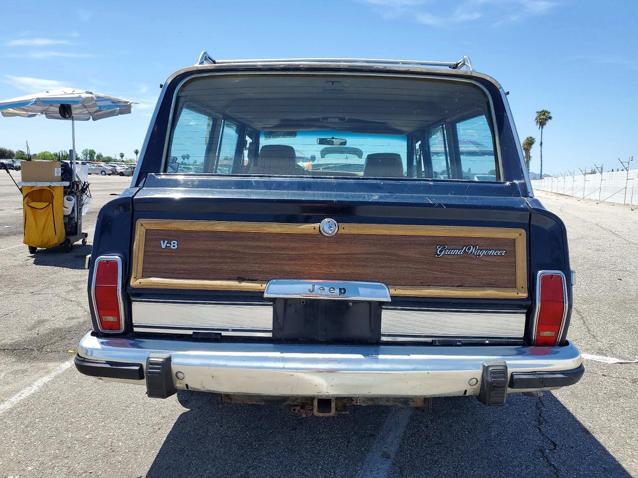 1987 Jeep Grand Wagoneer - Image 6