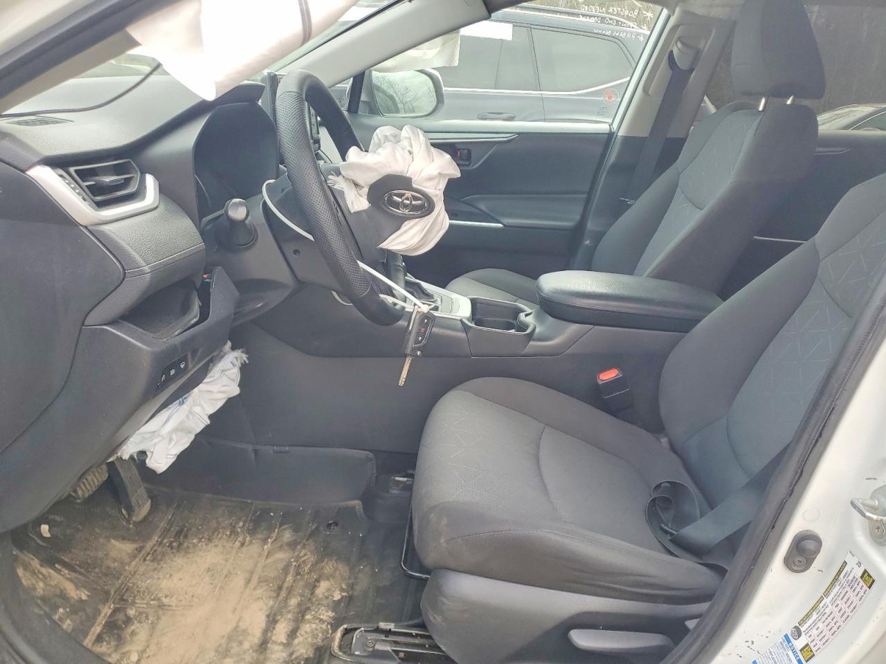 2020 Toyota Rav4 Le - Фото 7