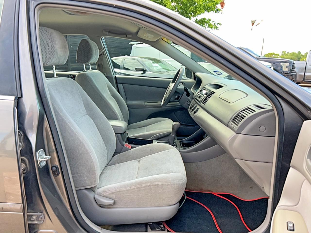 2004 Toyota Camry Le - Фото 5