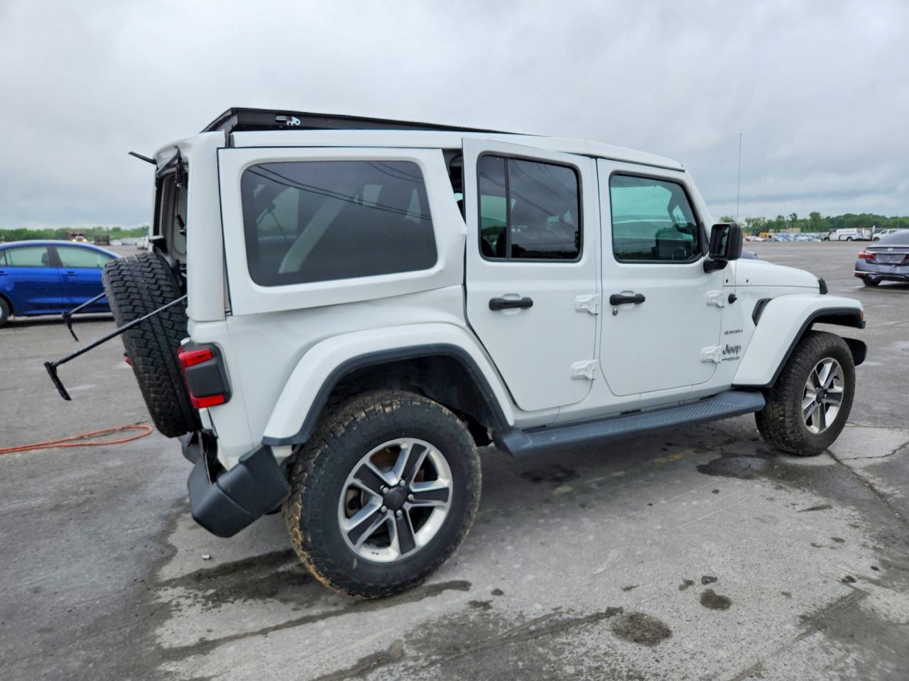 2019 Jeep Wrangler Unlimited Sahara - Image 3