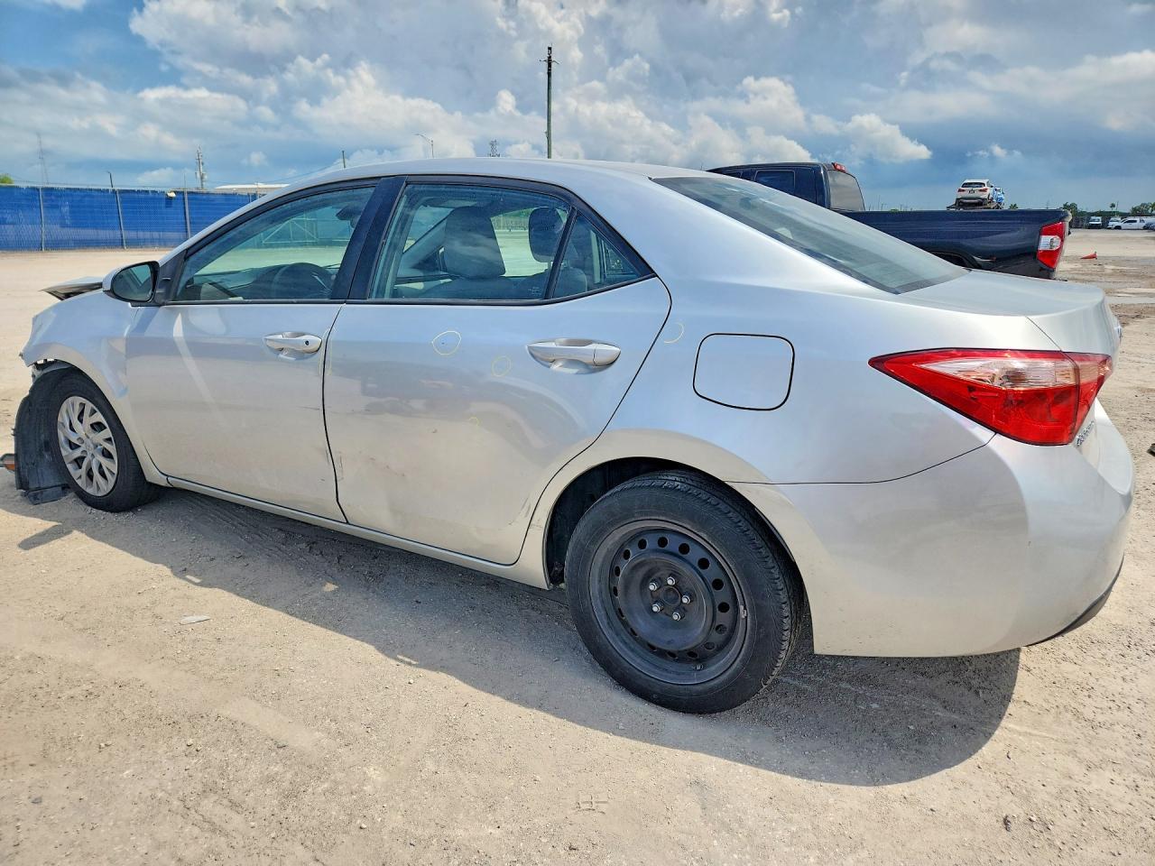 2019 Toyota Corolla Le - Фото 2