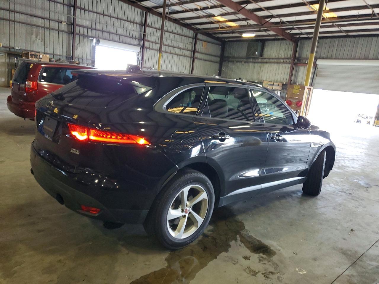 2018 Jaguar F-Pace Premium - Фото 3
