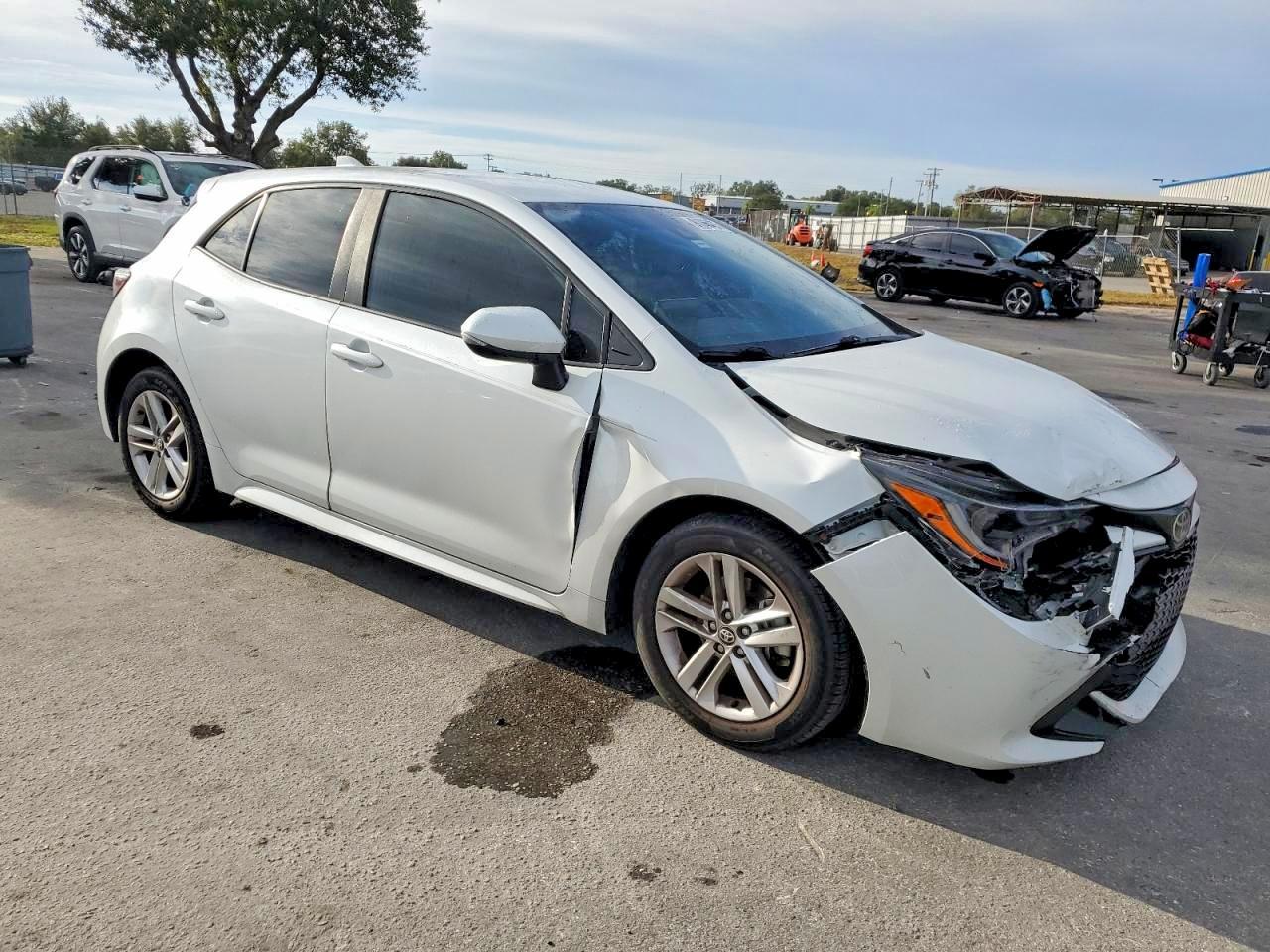 2021 Toyota Corolla Hatchback Se - Фото 4