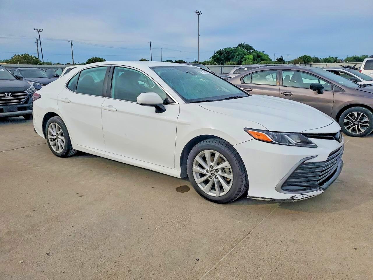 2022 Toyota Camry Le - Image 4
