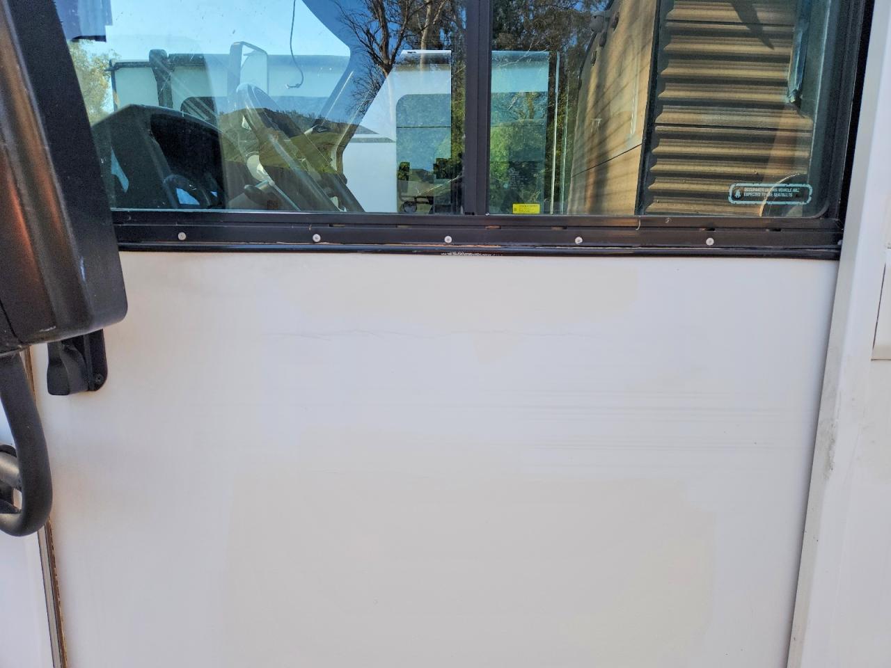 2016 Isuzu Npr - Image 7