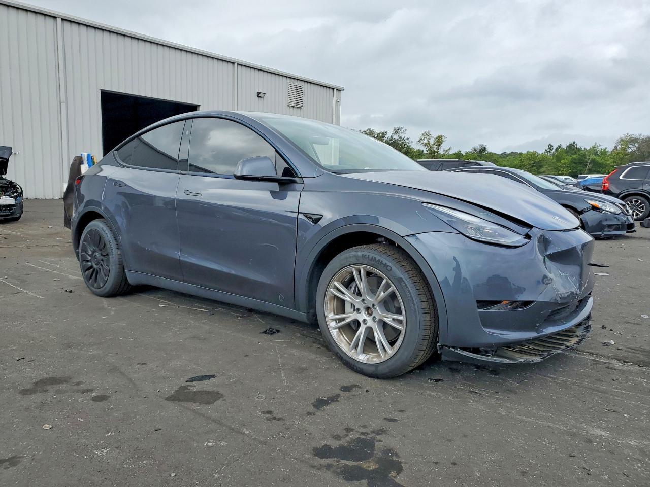 2023 Tesla Model Y - Фото 4