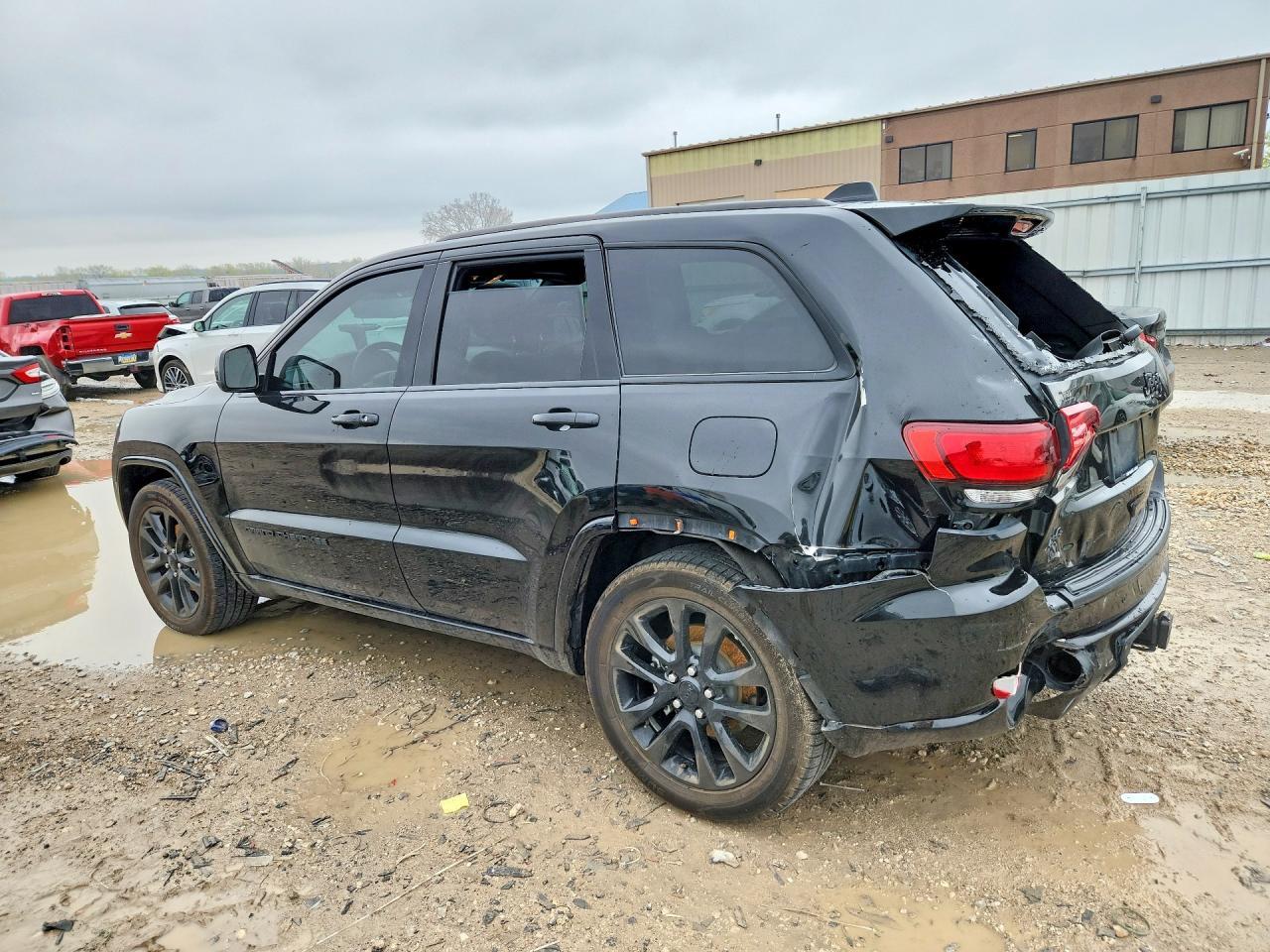 2020 Jeep Grand Cherokee Laredo - Фото 2
