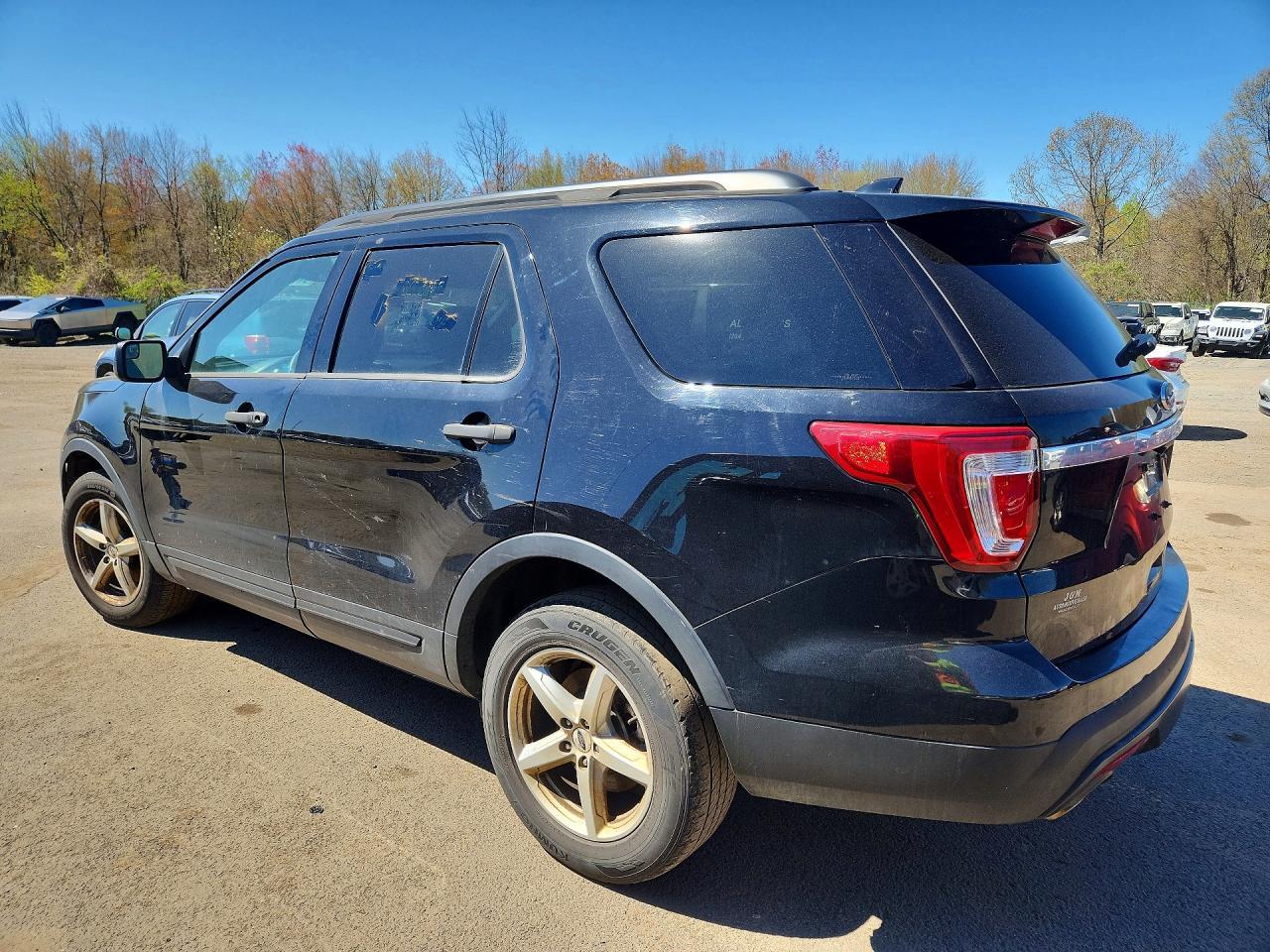 2016 Ford Explorer - Image 2