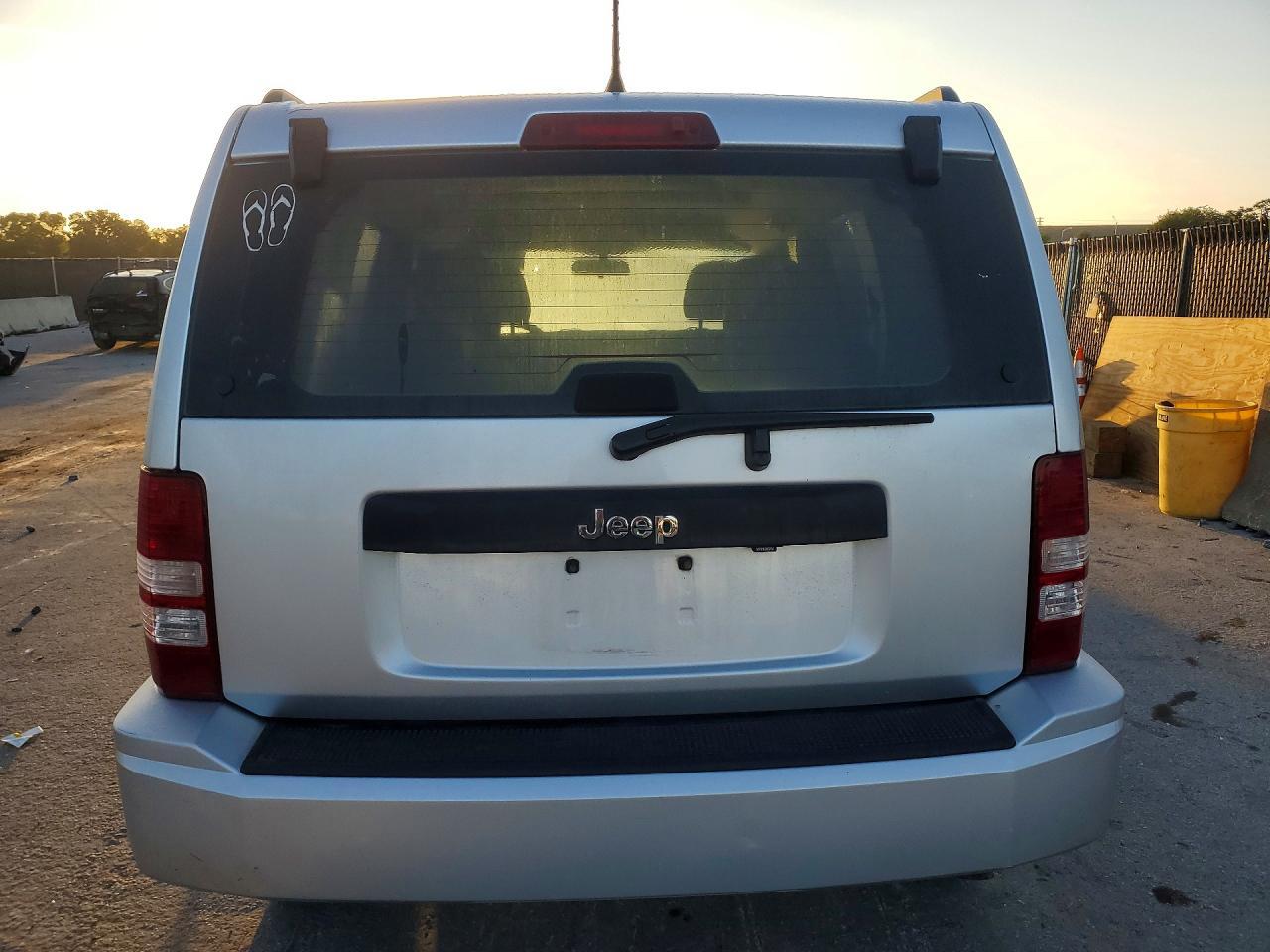 2011 Jeep Liberty Sport - Фото 6