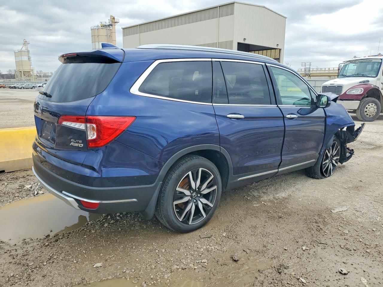 2022 Honda Pilot Elite - Image 3
