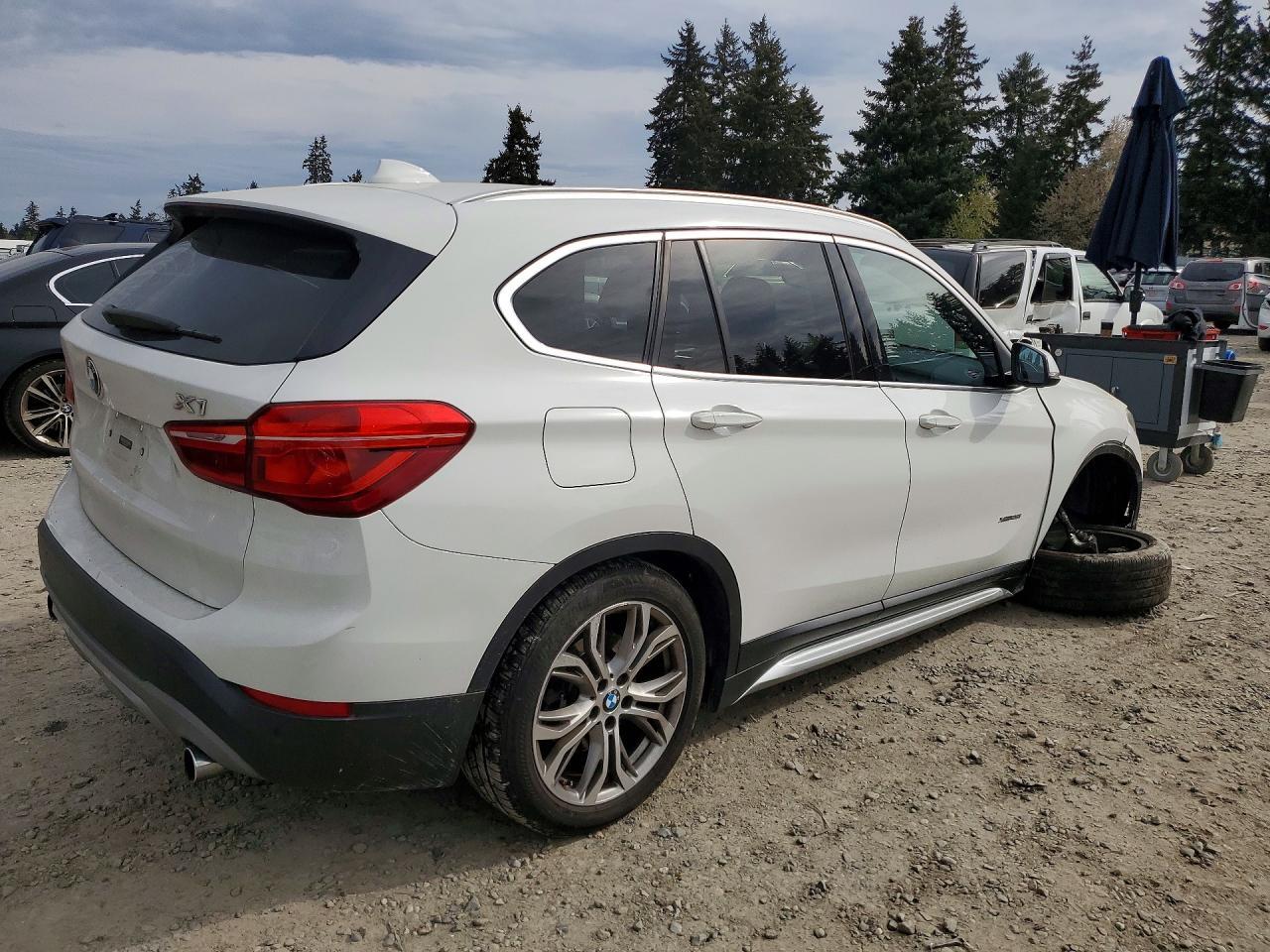 2016 BMW X1 xDrive28I - Фото 3
