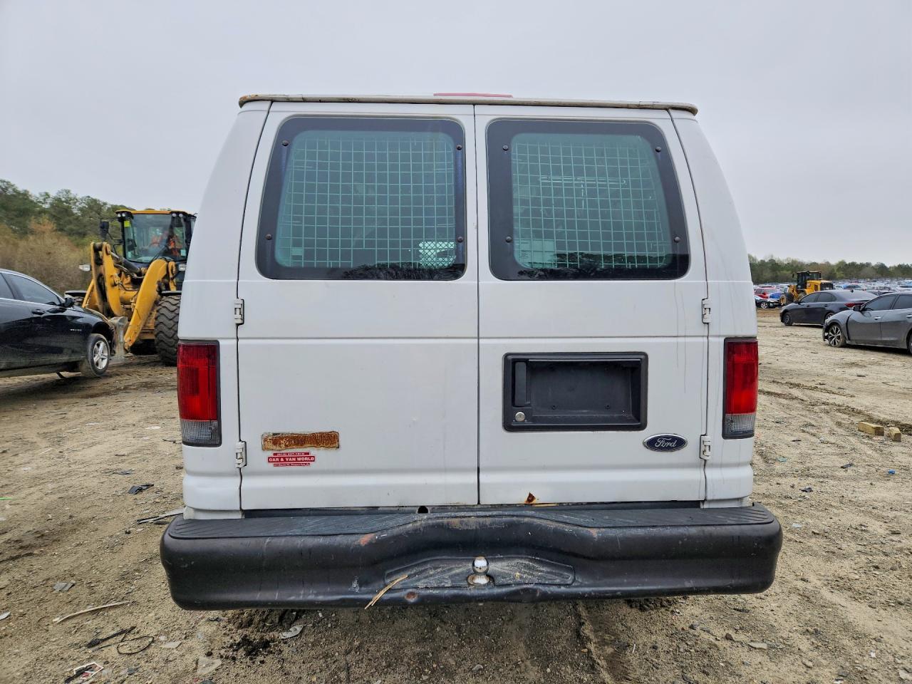 2013 Ford Econoline E250 Van - Фото 6