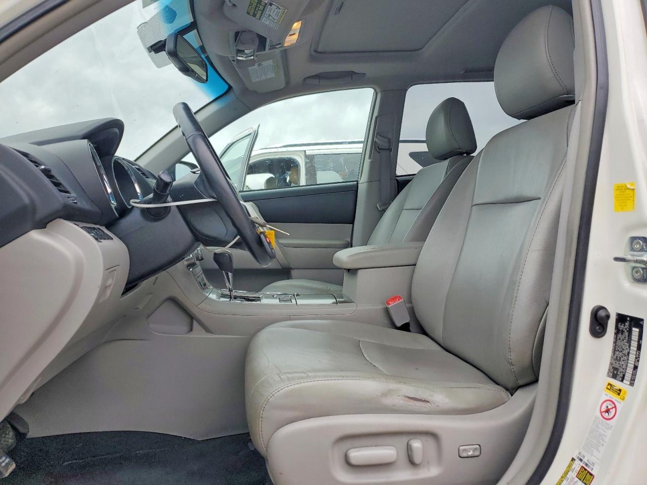 2011 Toyota Highlander Se - Фото 7