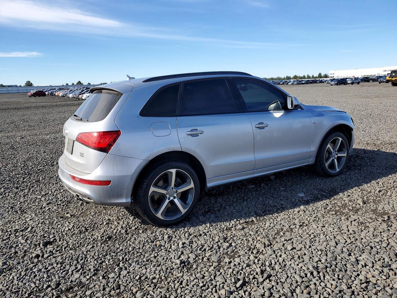 2016 Audi Q5 Premium Plus S-Line - Image 3