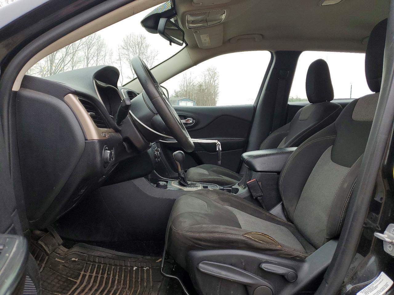 2014 Jeep Cherokee Sport - Image 7
