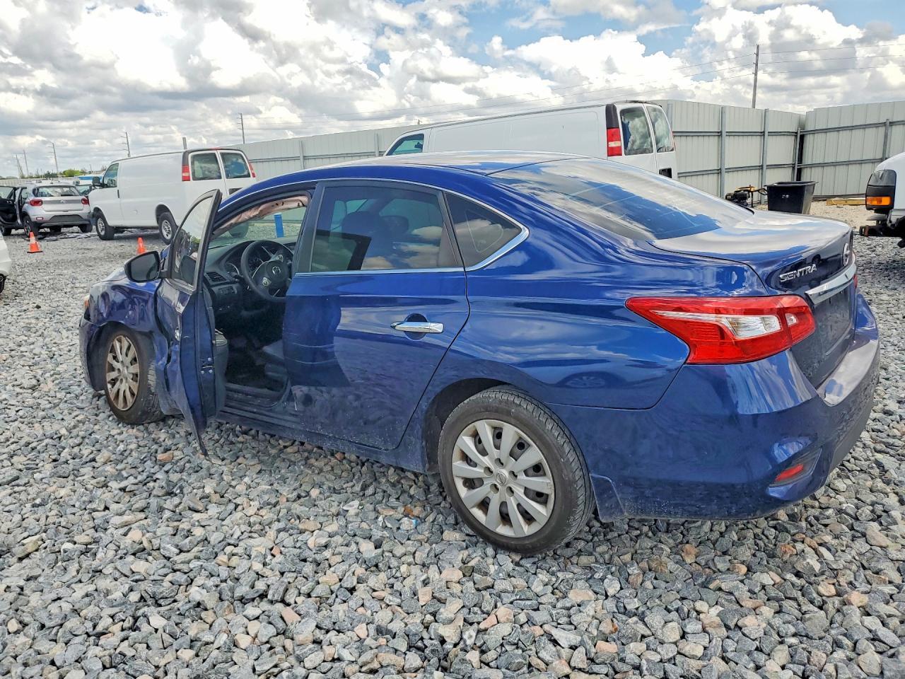 2019 Nissan Sentra S - Фото 2