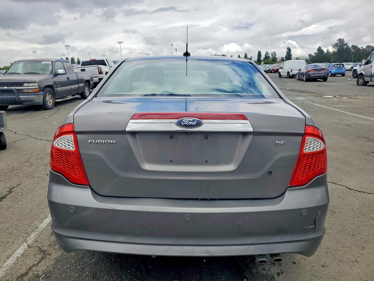 2010 Ford Fusion Hybrid - Image 6