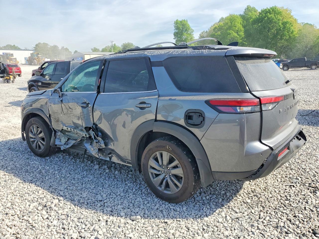 2026 Nissan Pathfinder Sv - Image 2