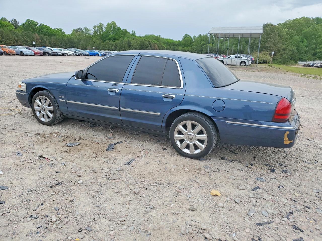 2011 Mercury Grand Marquis Ls - Фото 2